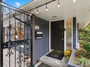 221 8th Avenue W, Kirkland WA 98033