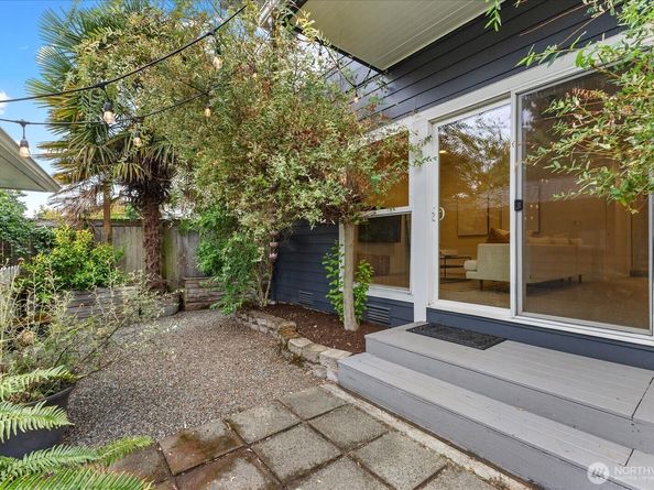221 8th Avenue W, Kirkland WA 98033