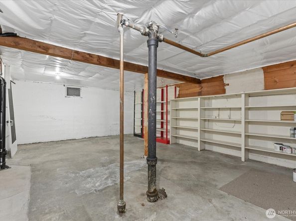 221 8th Avenue W, Kirkland WA 98033