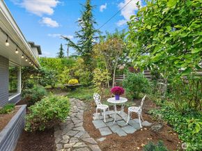 221 8th Avenue W, Kirkland WA 98033