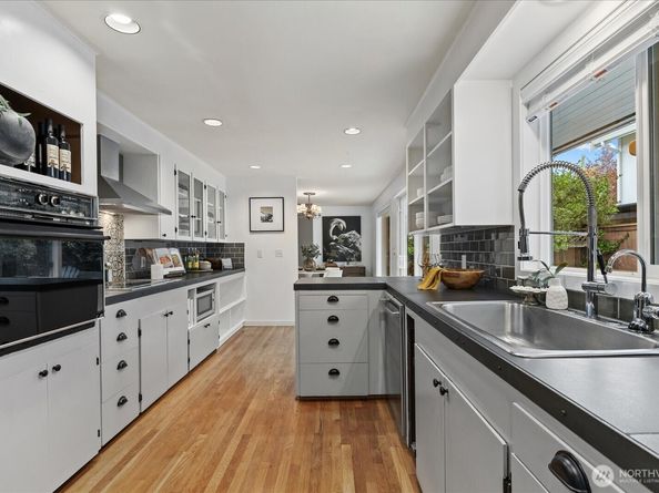 221 8th Avenue W, Kirkland WA 98033