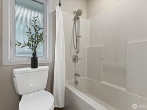 221 8th Avenue W, Kirkland WA 98033