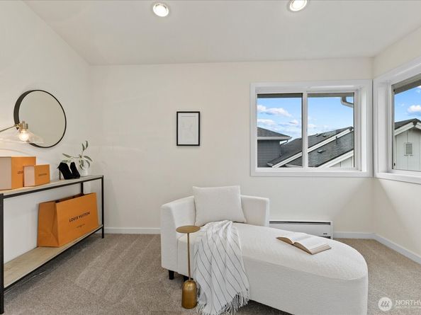 221 8th Avenue W, Kirkland WA 98033