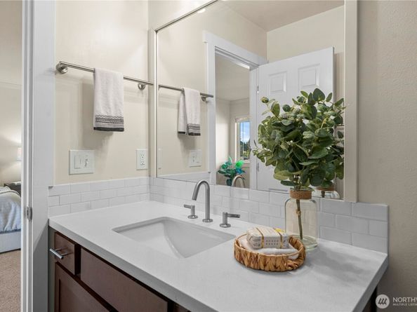 13827 Macadam Road S, Tukwila WA 98168
