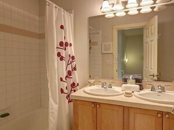 4542 S Henderson Street A, Seattle WA 98118