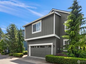 1136 Pine Crest Circle NE, Issaquah WA 98029