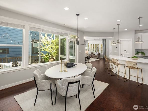 1136 Pine Crest Circle NE, Issaquah WA 98029
