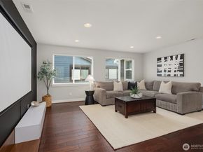 1136 Pine Crest Circle NE, Issaquah WA 98029