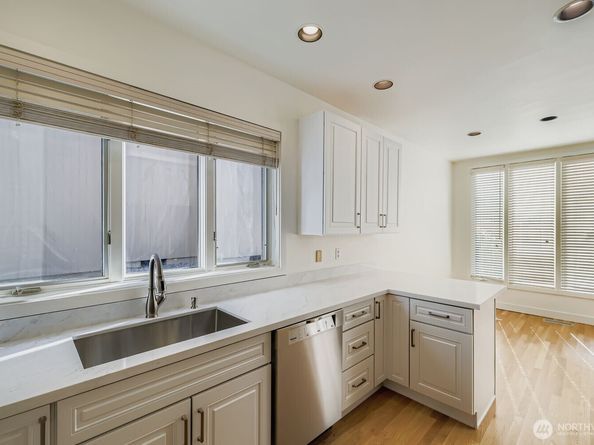 608 Bellevue Way SE F1, Bellevue WA 98004