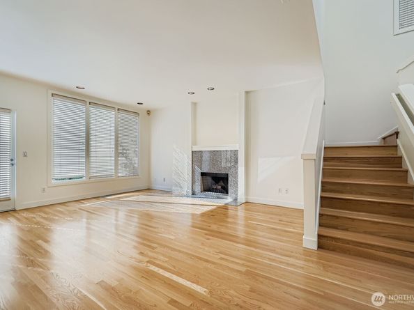 608 Bellevue Way SE F1, Bellevue WA 98004