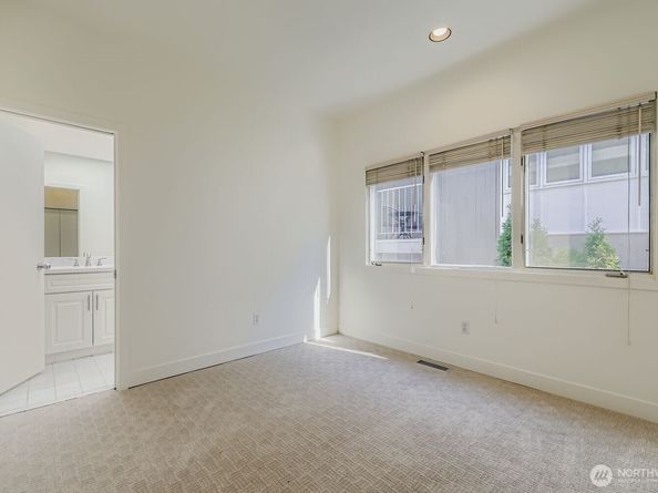 608 Bellevue Way SE F1, Bellevue WA 98004