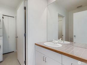 608 Bellevue Way SE F1, Bellevue WA 98004