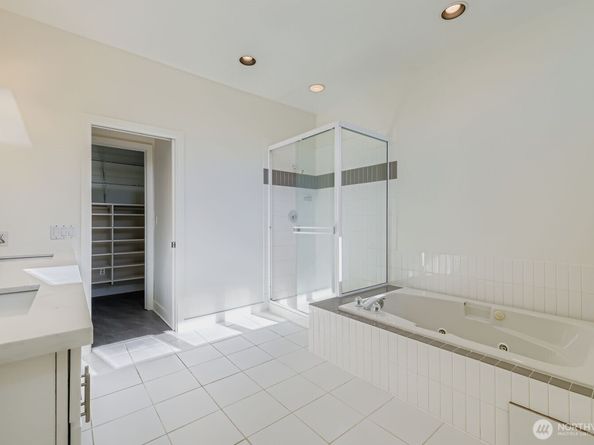 608 Bellevue Way SE F1, Bellevue WA 98004