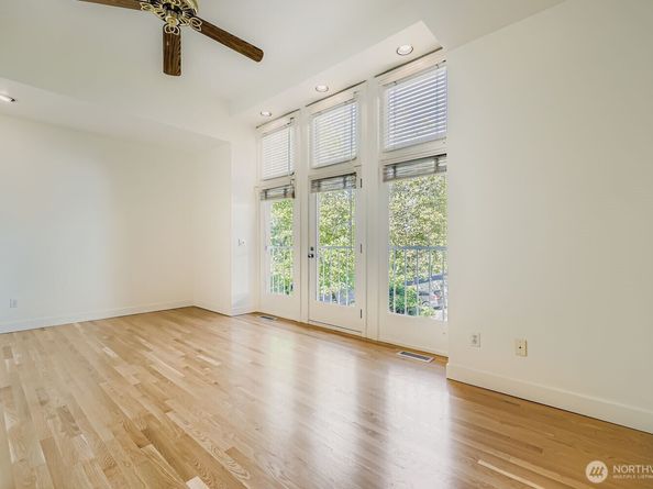 608 Bellevue Way SE F1, Bellevue WA 98004