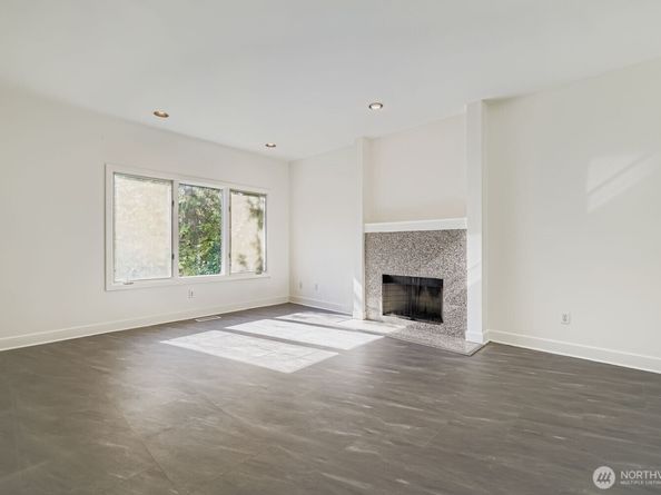608 Bellevue Way SE F1, Bellevue WA 98004