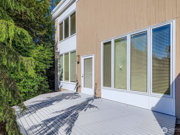 608 Bellevue Way SE F1, Bellevue WA 98004