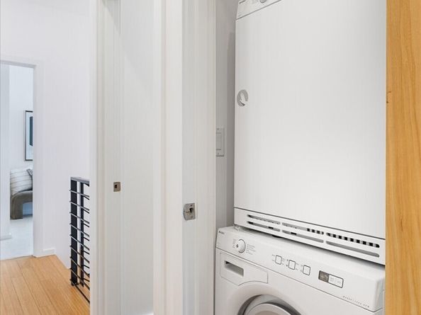 146 21st Avenue E B, Seattle WA 98112