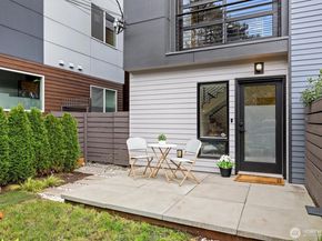 146 21st Avenue E B, Seattle WA 98112