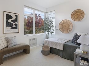 146 21st Avenue E B, Seattle WA 98112