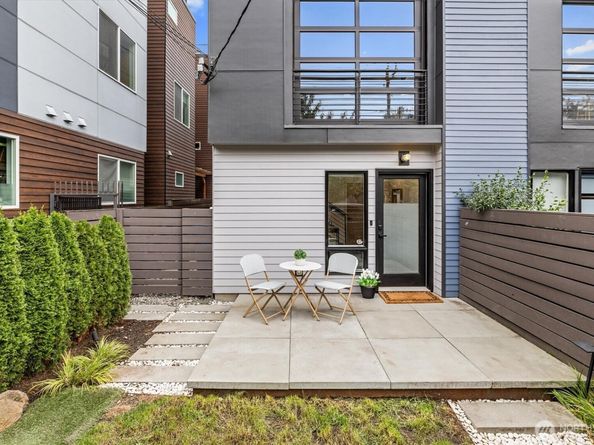 146 21st Avenue E B, Seattle WA 98112