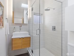 146 21st Avenue E B, Seattle WA 98112