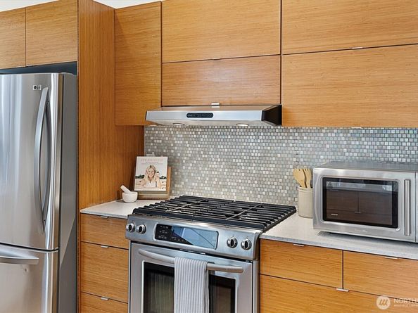 146 21st Avenue E B, Seattle WA 98112