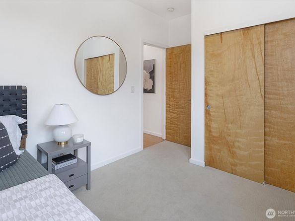 146 21st Avenue E B, Seattle WA 98112