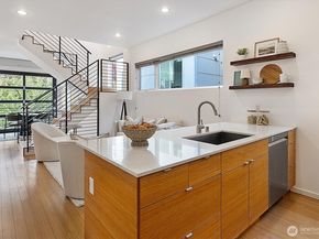 146 21st Avenue E B, Seattle WA 98112