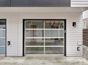 146 21st Avenue E B, Seattle WA 98112