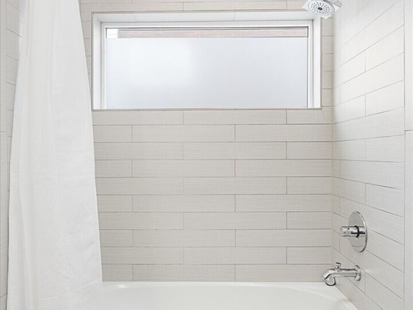 146 21st Avenue E B, Seattle WA 98112