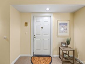 4081 224th Lane SE 210, Issaquah WA 98029