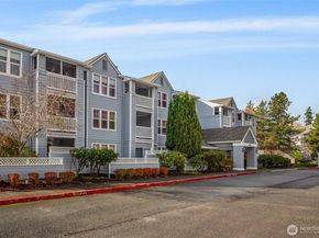 4081 224th Lane SE 210, Issaquah WA 98029