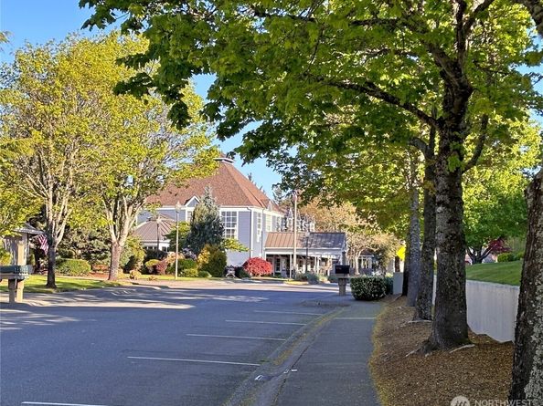 4081 224th Lane SE 210, Issaquah WA 98029