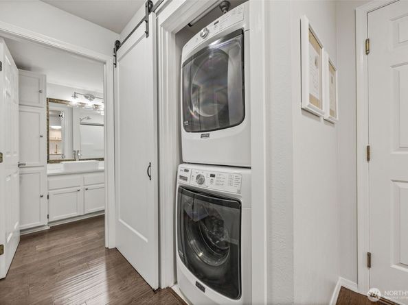 4081 224th Lane SE 210, Issaquah WA 98029