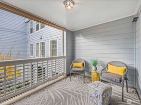 4081 224th Lane SE 210, Issaquah WA 98029