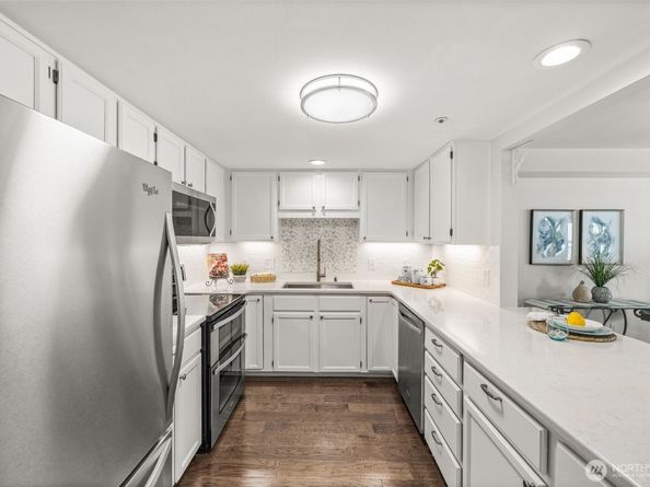 4081 224th Lane SE 210, Issaquah WA 98029