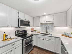 4081 224th Lane SE 210, Issaquah WA 98029