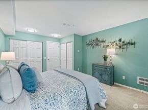 4081 224th Lane SE 210, Issaquah WA 98029