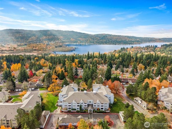 4081 224th Lane SE 210, Issaquah WA 98029