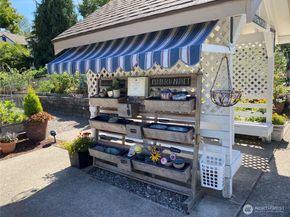 4081 224th Lane SE 210, Issaquah WA 98029