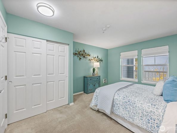 4081 224th Lane SE 210, Issaquah WA 98029