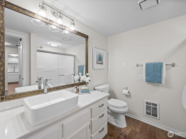 4081 224th Lane SE 210, Issaquah WA 98029