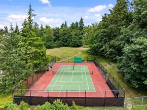 4081 224th Lane SE 210, Issaquah WA 98029