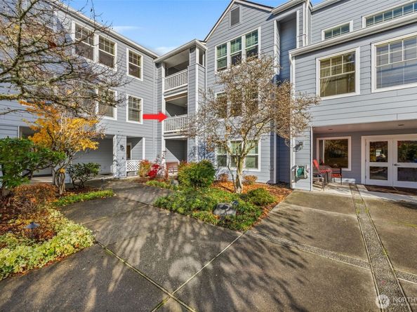 4081 224th Lane SE 210, Issaquah WA 98029