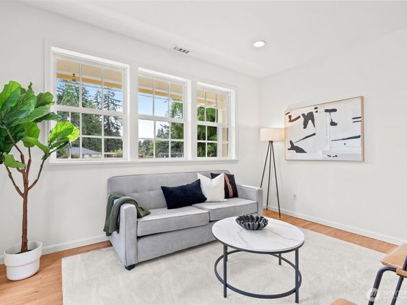 11300 Goodwin Way NE, Seattle WA 98125