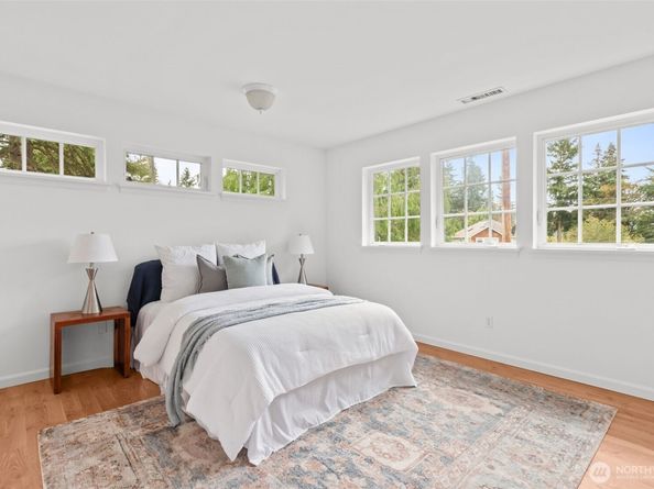 11300 Goodwin Way NE, Seattle WA 98125