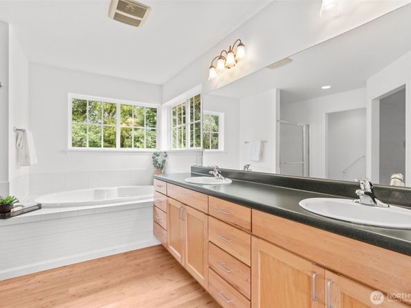 11300 Goodwin Way NE, Seattle WA 98125