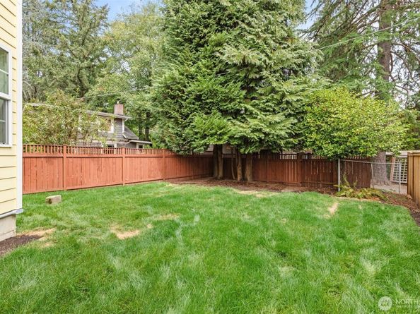 11300 Goodwin Way NE, Seattle WA 98125