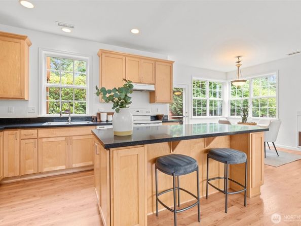 11300 Goodwin Way NE, Seattle WA 98125