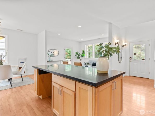 11300 Goodwin Way NE, Seattle WA 98125